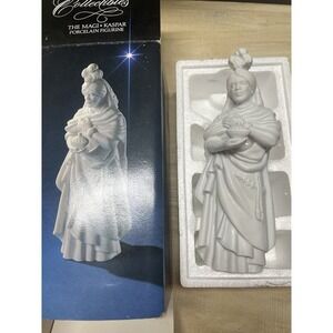 Avon‎ Nativity Collectibles The Magi Kaspar White Bisque Original Box 1982